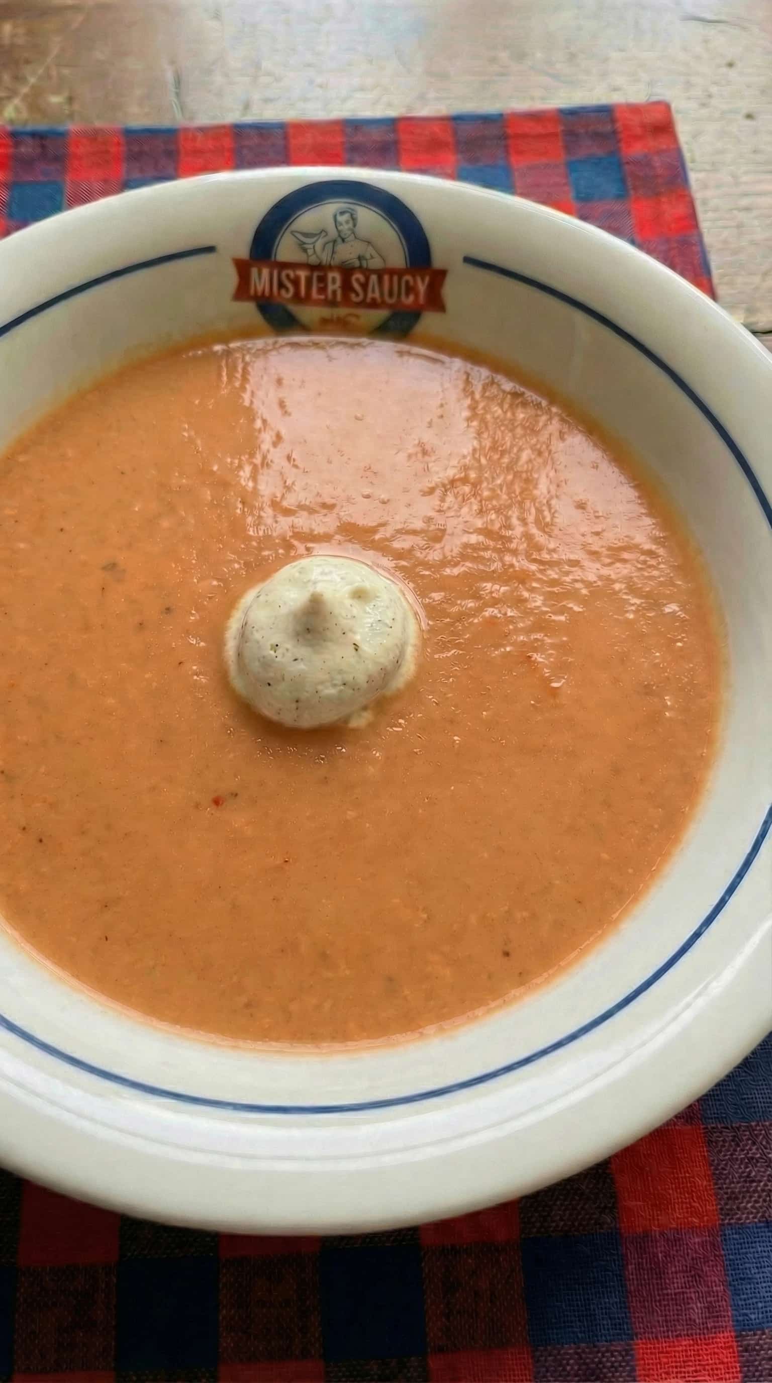 Recipe image: Grande Essence de Crevettes de la Mer du Nord et sa Chantilly au Café