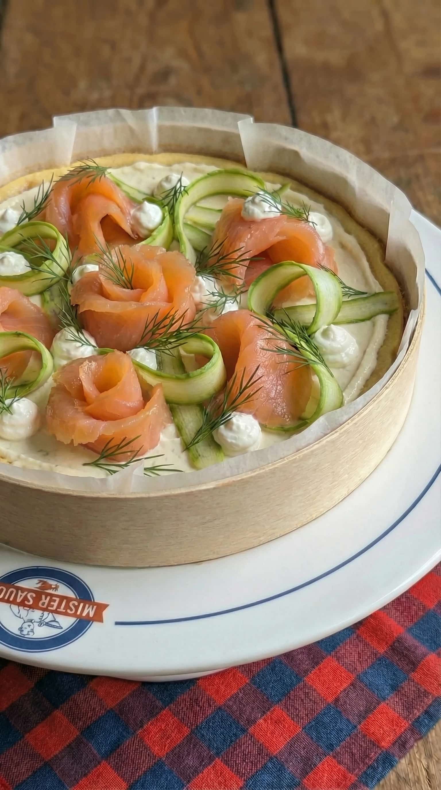 Recipe image: Hartige Asperge-Clafoutis-Taart met Gerookte Zalm en Pure Bruine Boteremulsie