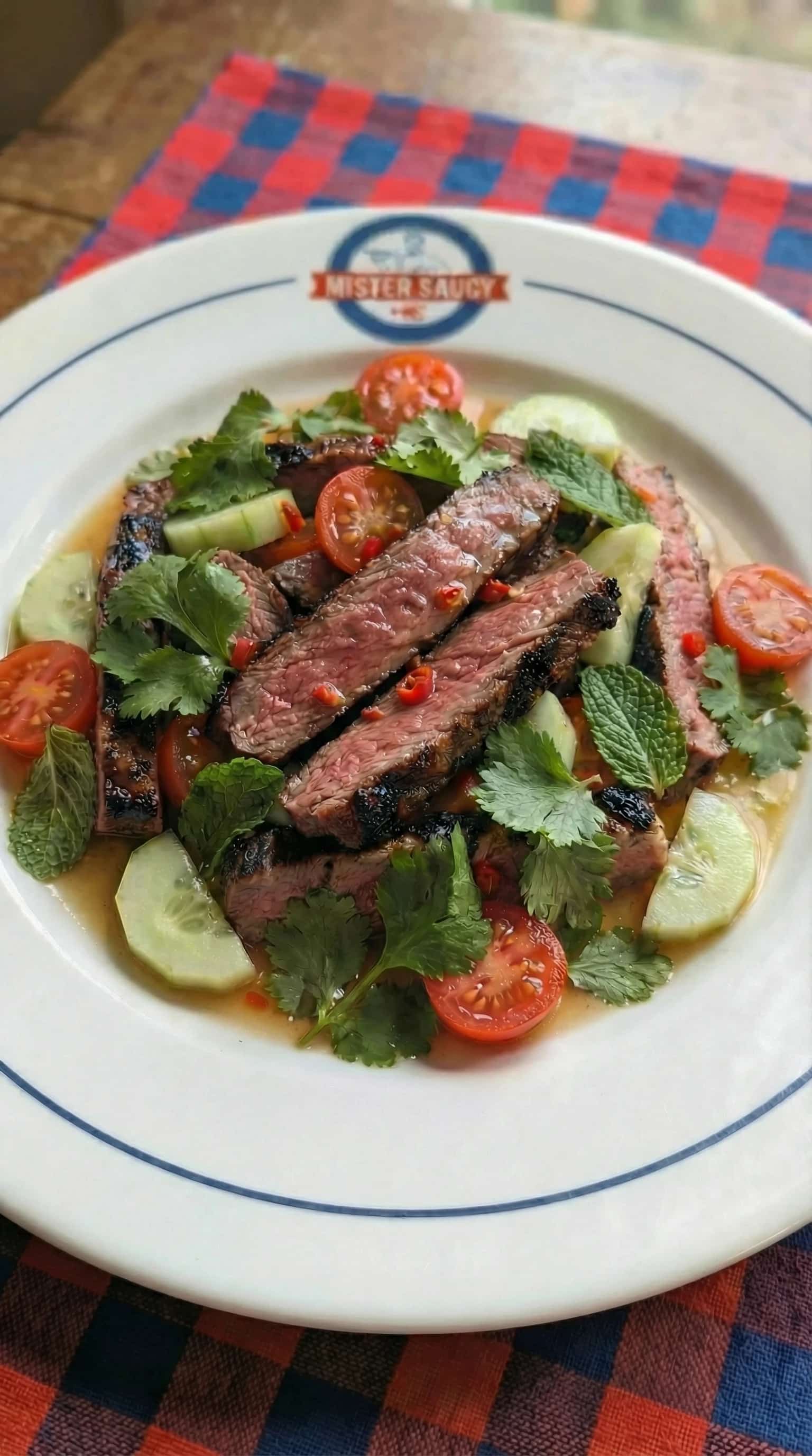 Recipe image: Salade Thaïlandaise de Bœuf Grillé (Yum Nua)