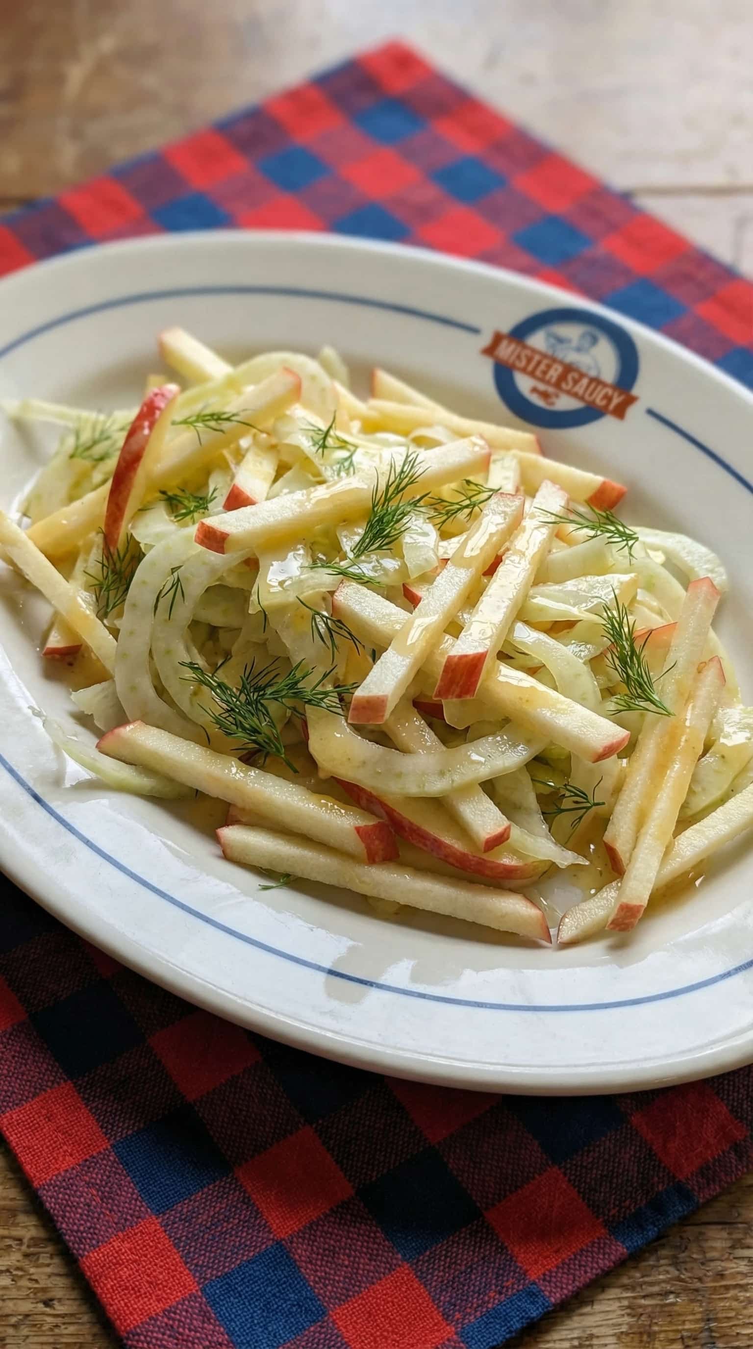 Recipe image: Appel- en venkelsalade met verse dille en drievoudige citrusvinaigrette