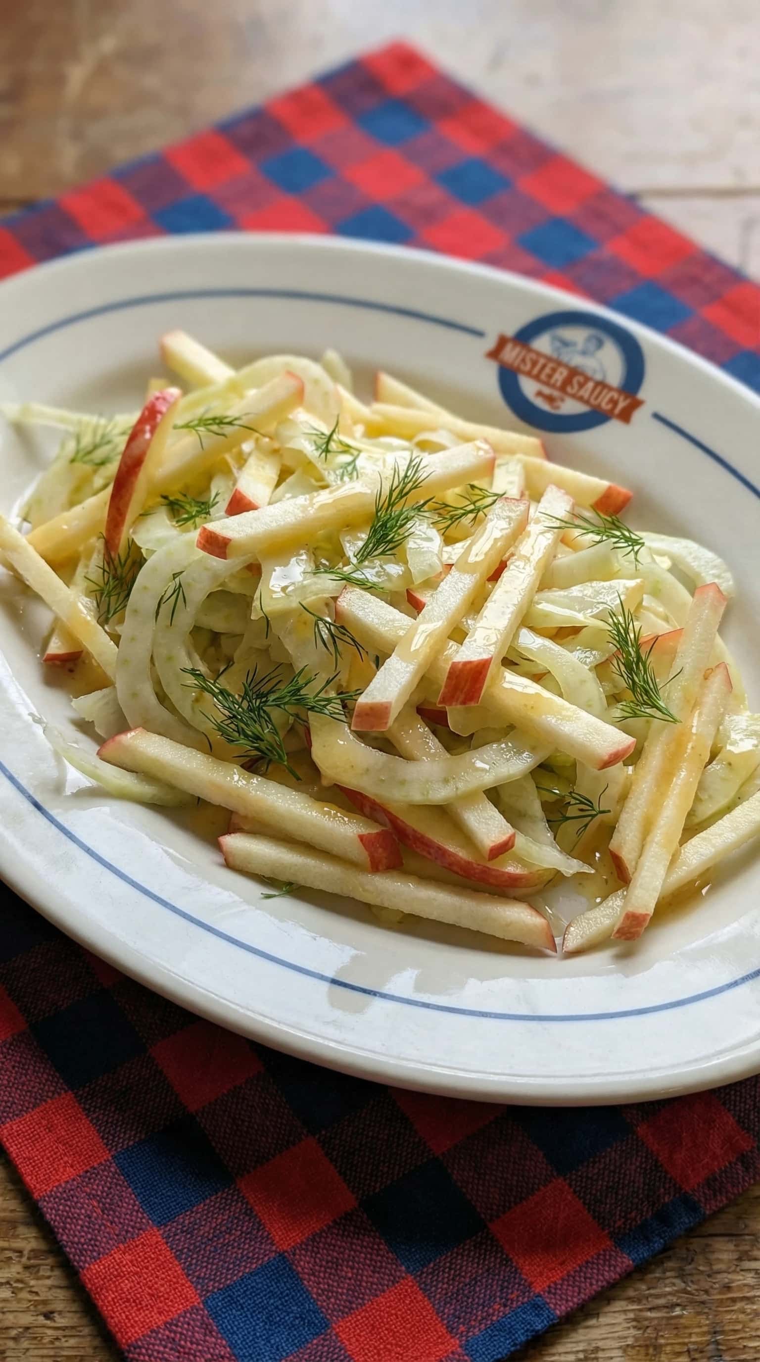 Recipe image: Appel- en venkelsalade met verse dille en drievoudige citrusvinaigrette