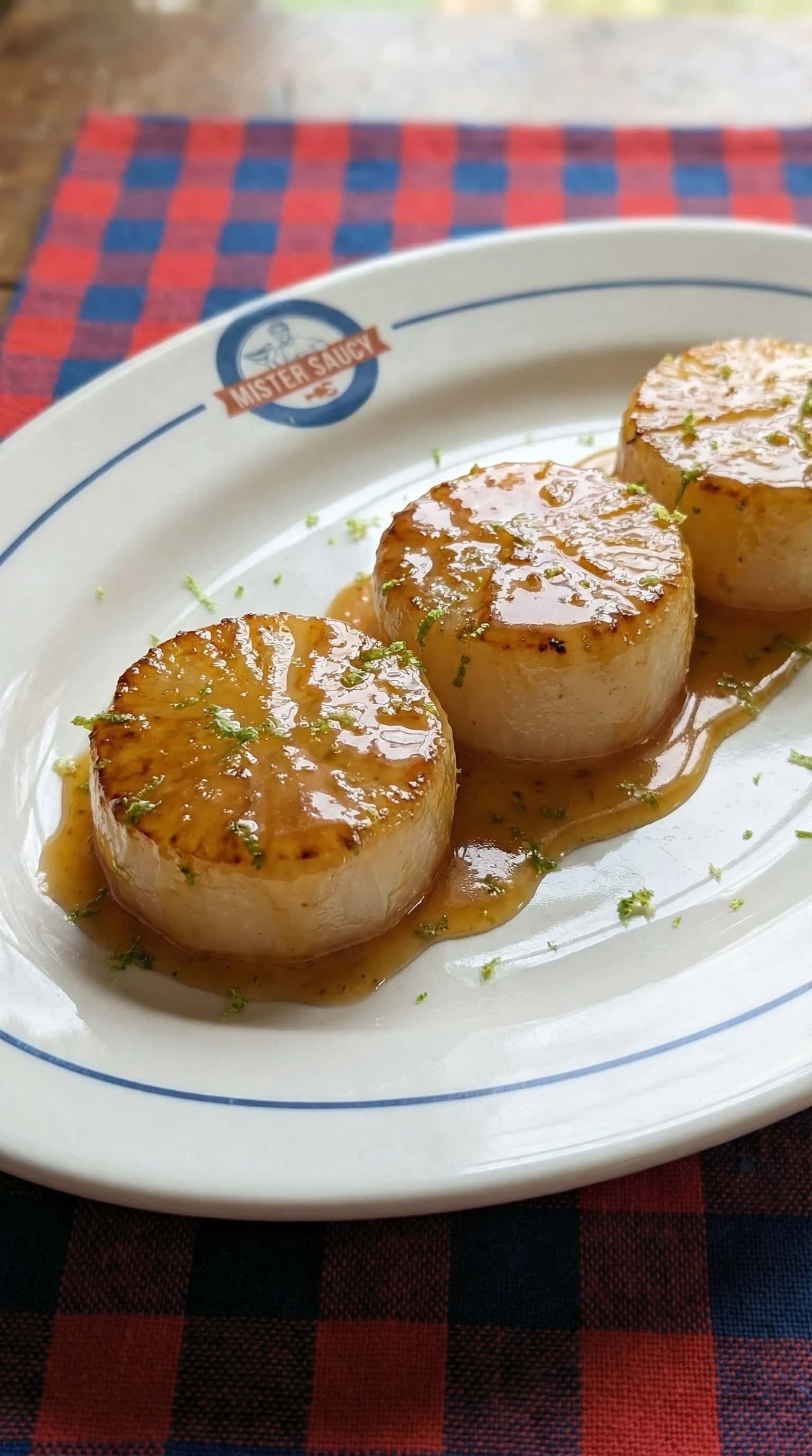 Recipe image: Geglaceerde Daikon met Citrus-Honing en Beurre-Monté Saus