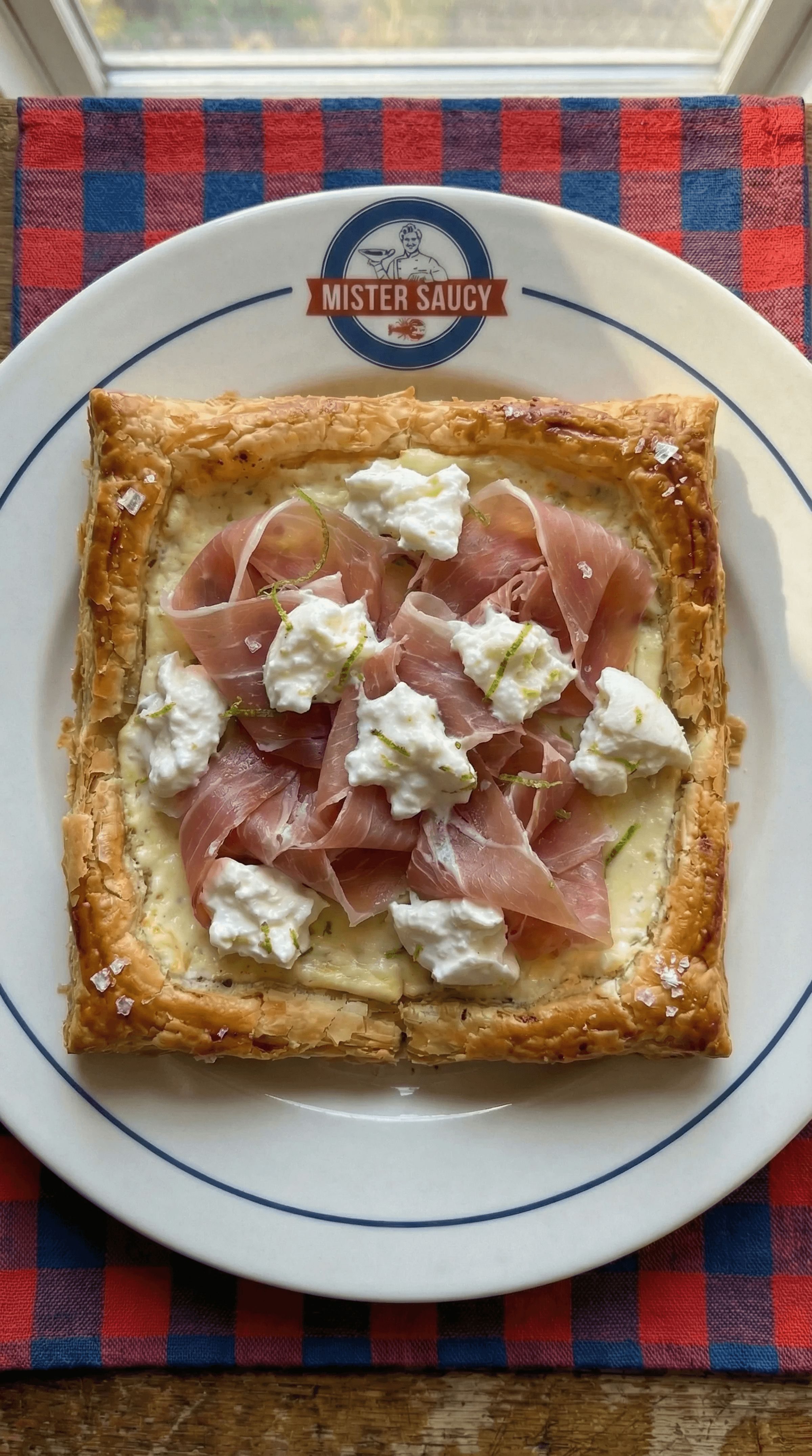Tarte Apéritive au Prosciutto et Burrata