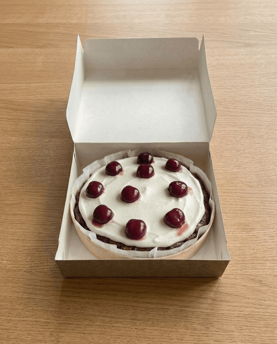 Brownie cake with cherries by Mr. Saucy packaging