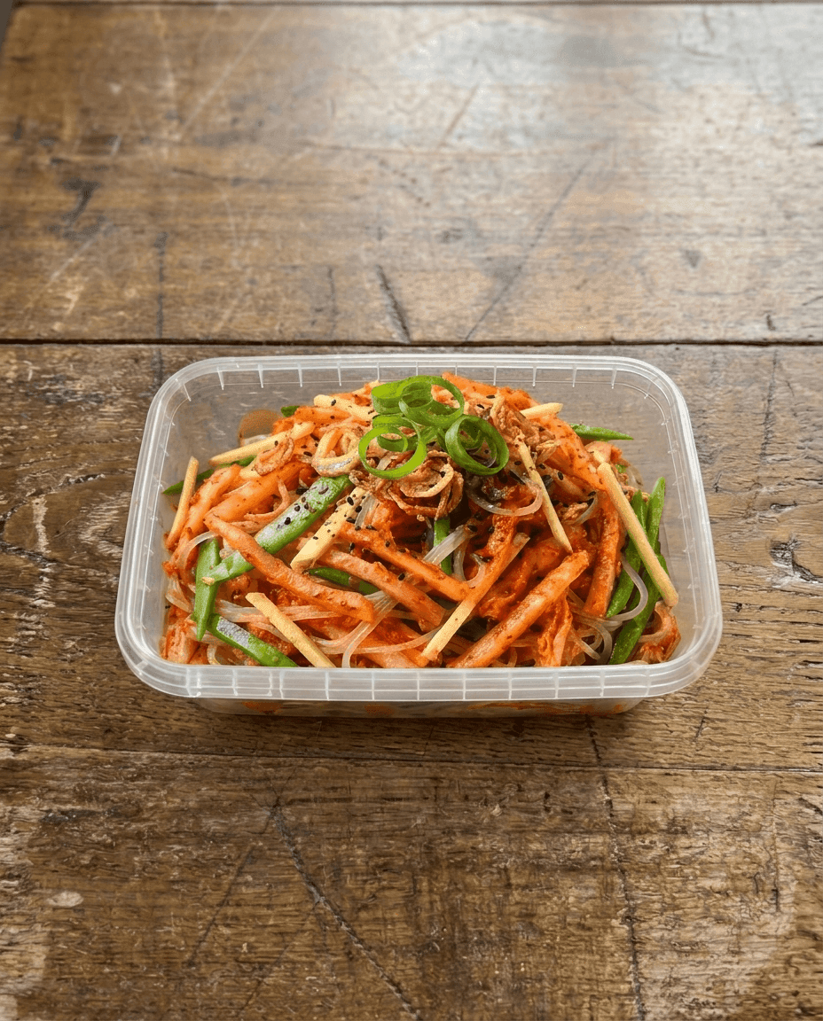 Julienne kimchi- en glasnoedelsalade met gemberstroopvinaigrette packaging